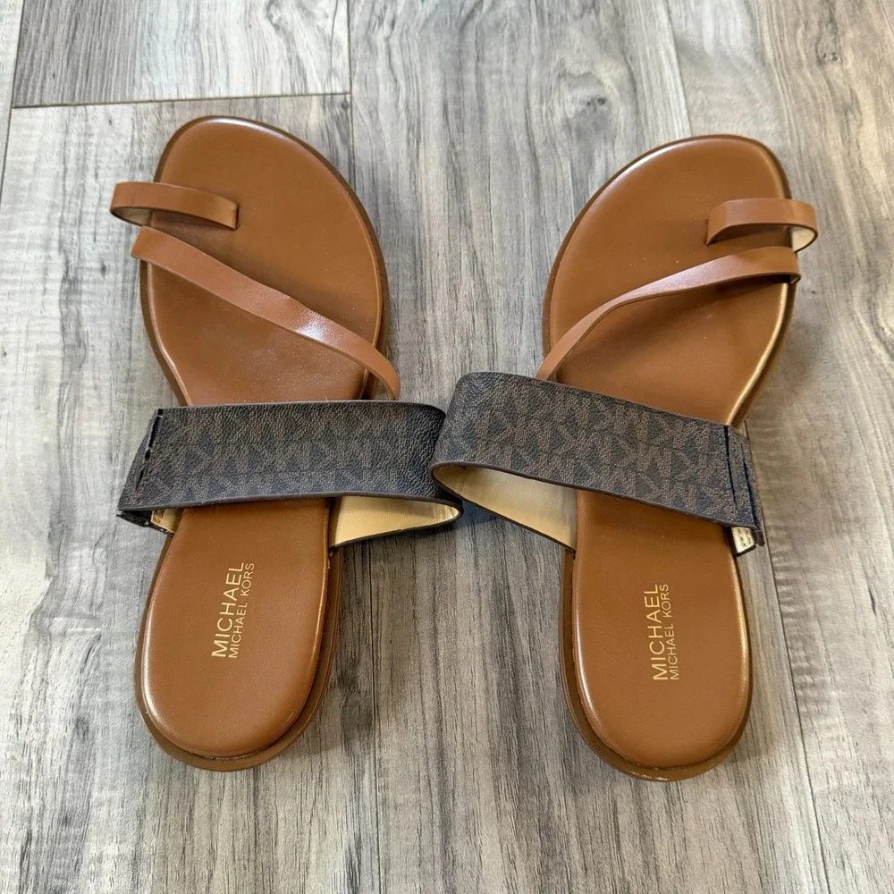 NWOT Michael Kors Nelson Slip-On Toe Ring Slide Sandals Mini Logo Flats 9M Women